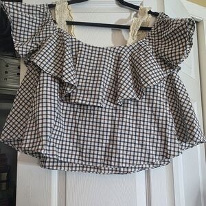 POL Black and White Ruffled Crop Blouse